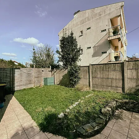 Apartment Duplex Avec Jardin - Proche Paris - Disneyland - Rer -